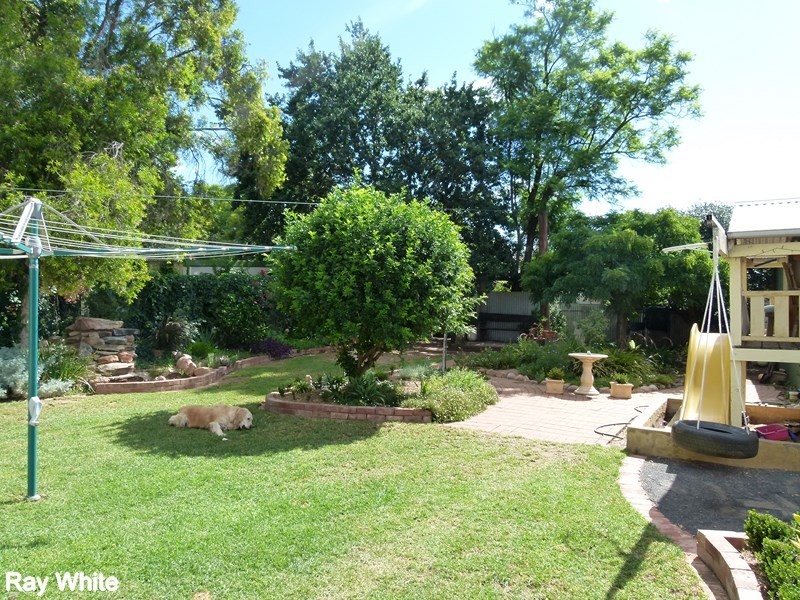 9 Clement Street, Forbes NSW 2871