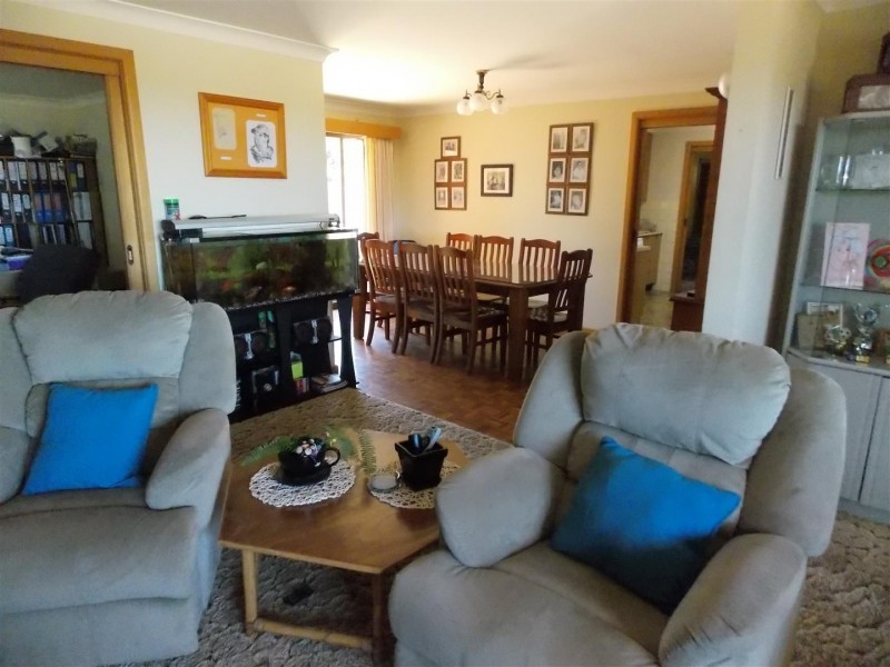 44 Barton Street, Parkes NSW 2870