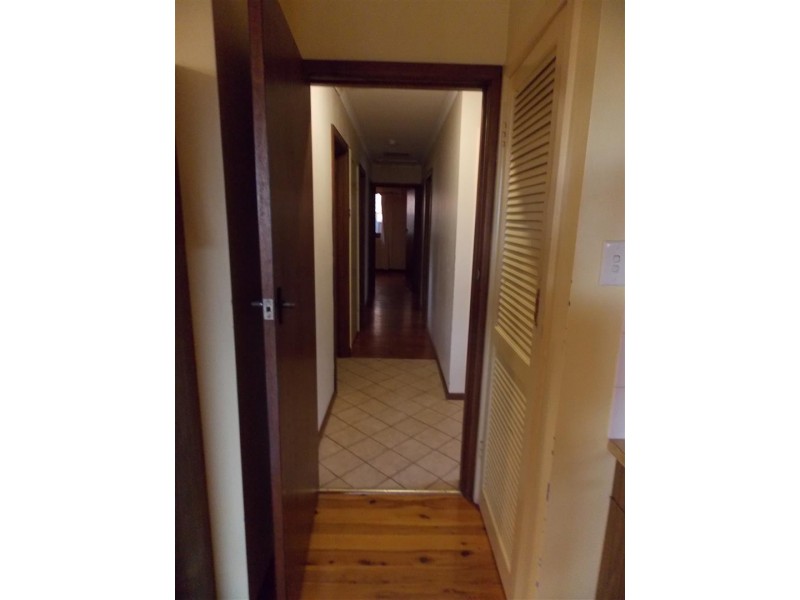 4 Mengarvie Road, Parkes NSW 2870