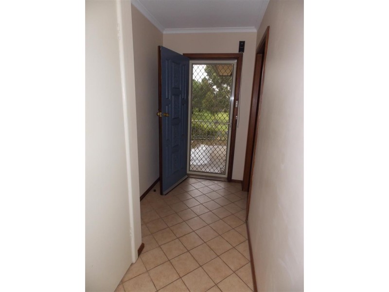 4 Mengarvie Road, Parkes NSW 2870