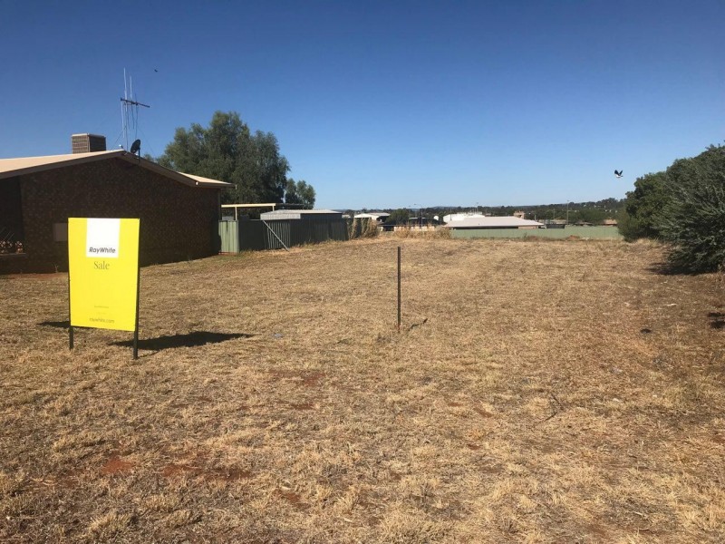 37 Blaxland Street, Parkes NSW 2870