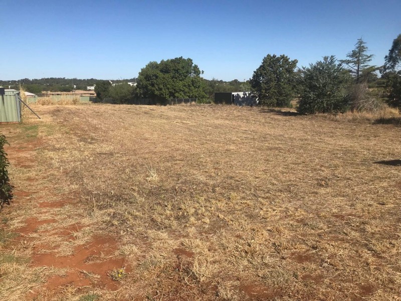 37 Blaxland Street, Parkes NSW 2870