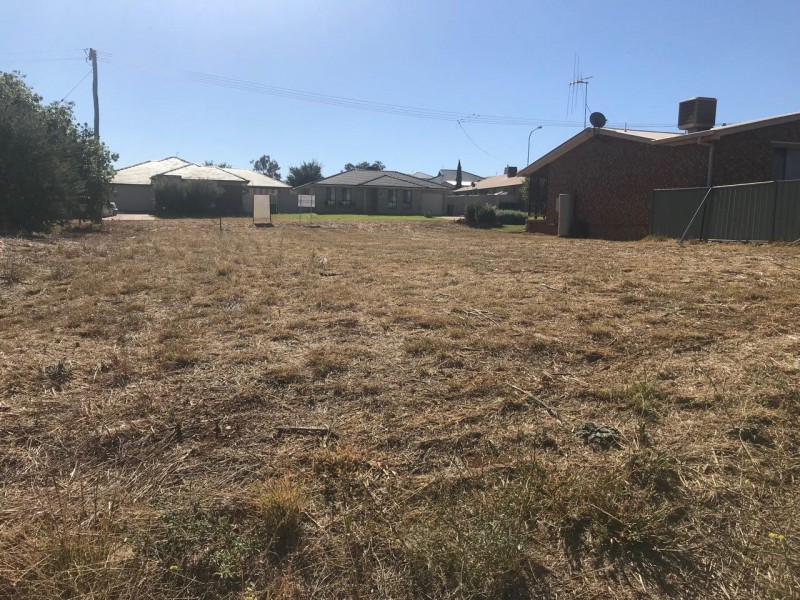 37 Blaxland Street, Parkes NSW 2870
