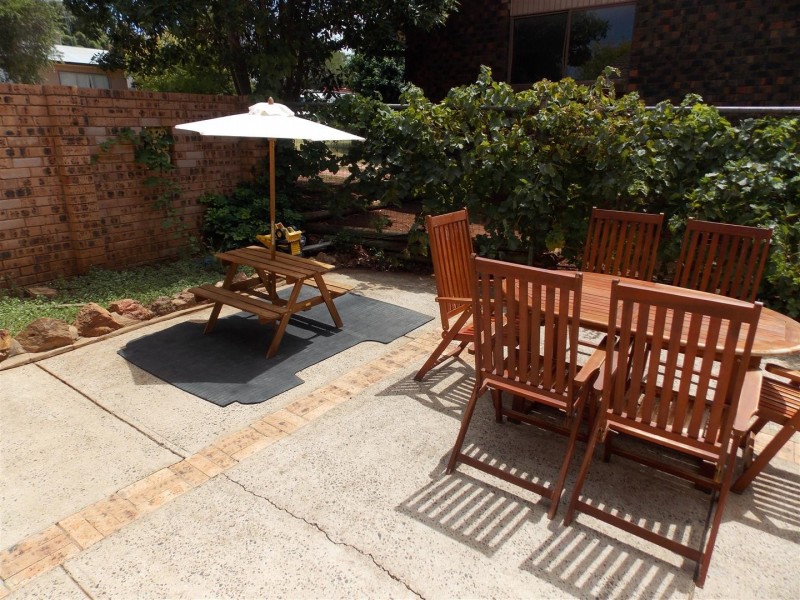 23 Moor Street, Parkes NSW 2870