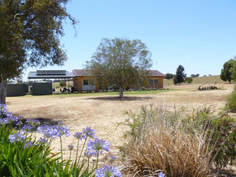 35 Noble Road, Parkes NSW 2870