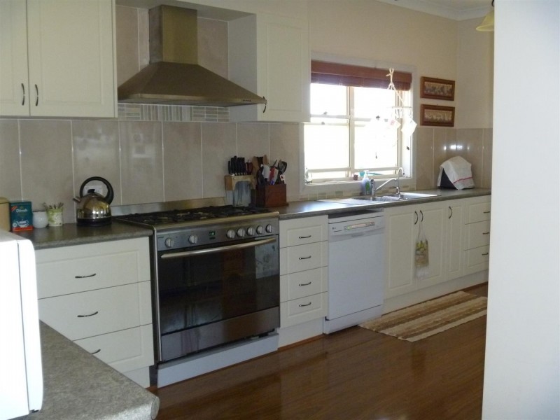 35 Noble Road, Parkes NSW 2870