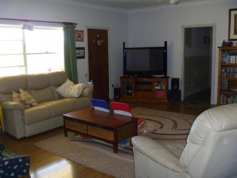 35 Noble Road, Parkes NSW 2870