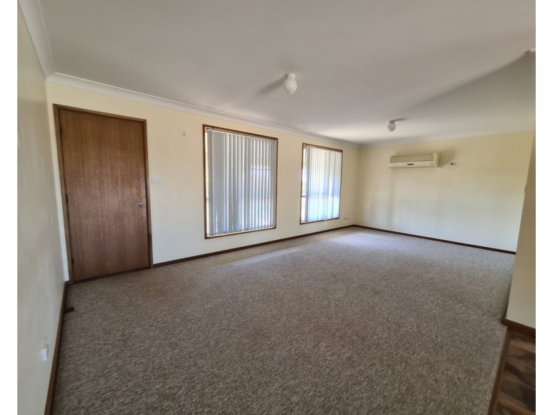 71 Medlyn Street, Parkes NSW 2870