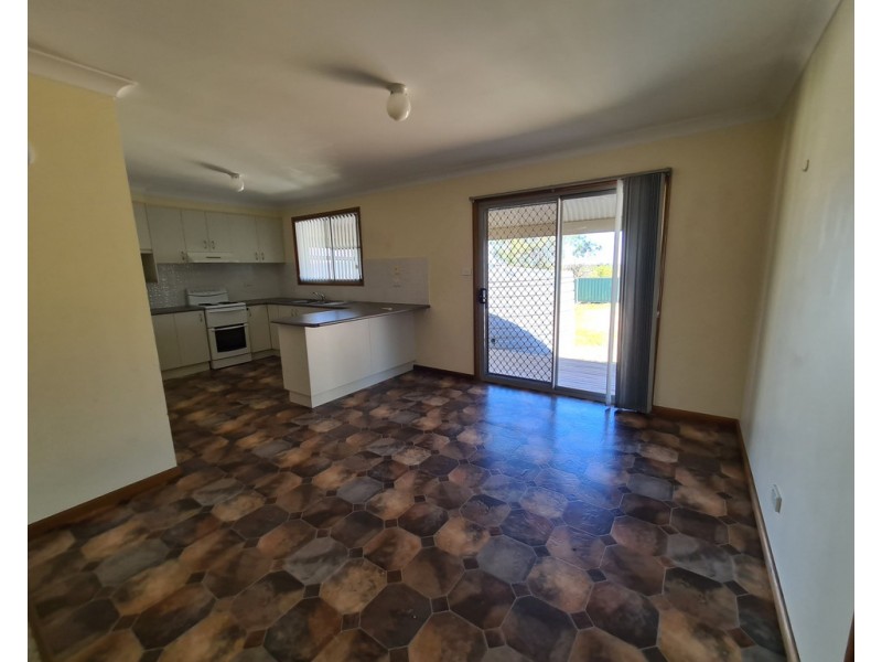 71 Medlyn Street, Parkes NSW 2870