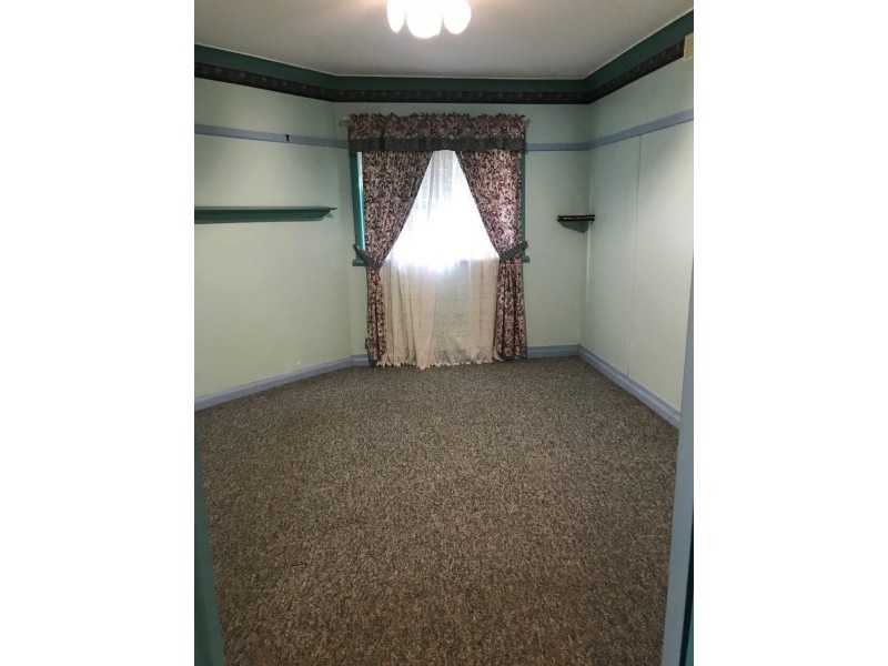 112 Clarinda Street, Parkes NSW 2870