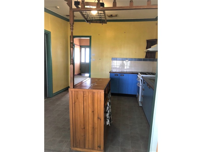 112 Clarinda Street, Parkes NSW 2870