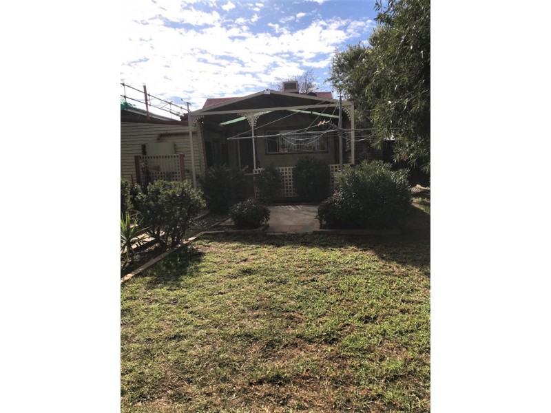 112 Clarinda Street, Parkes NSW 2870