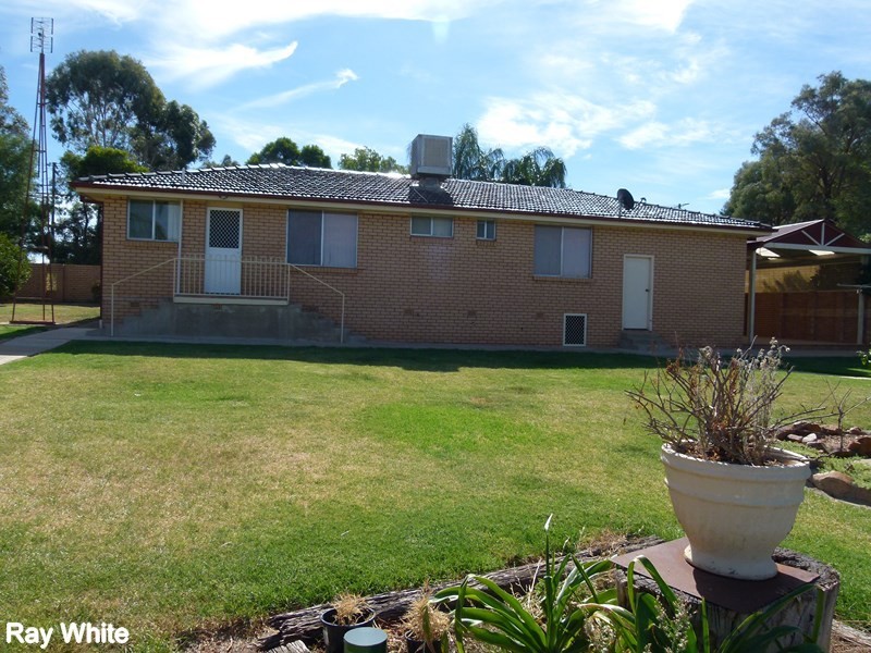 233 Farnell Street, Forbes NSW 2871