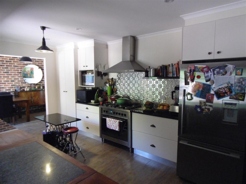 2 Mengarvie Road, Parkes NSW 2870