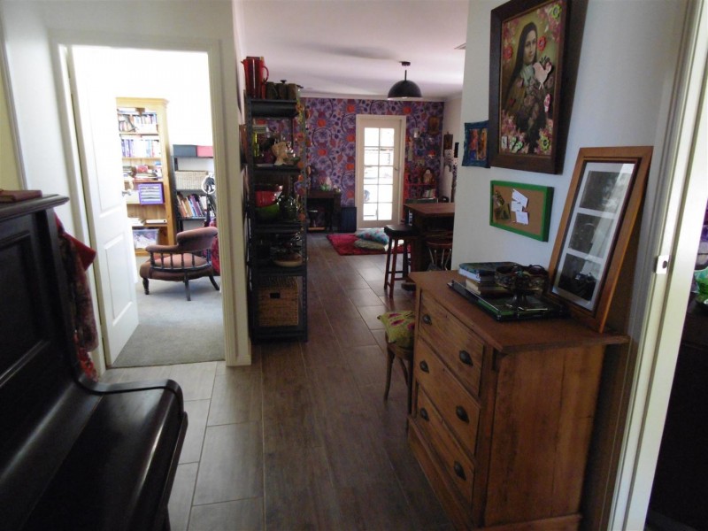 2 Mengarvie Road, Parkes NSW 2870