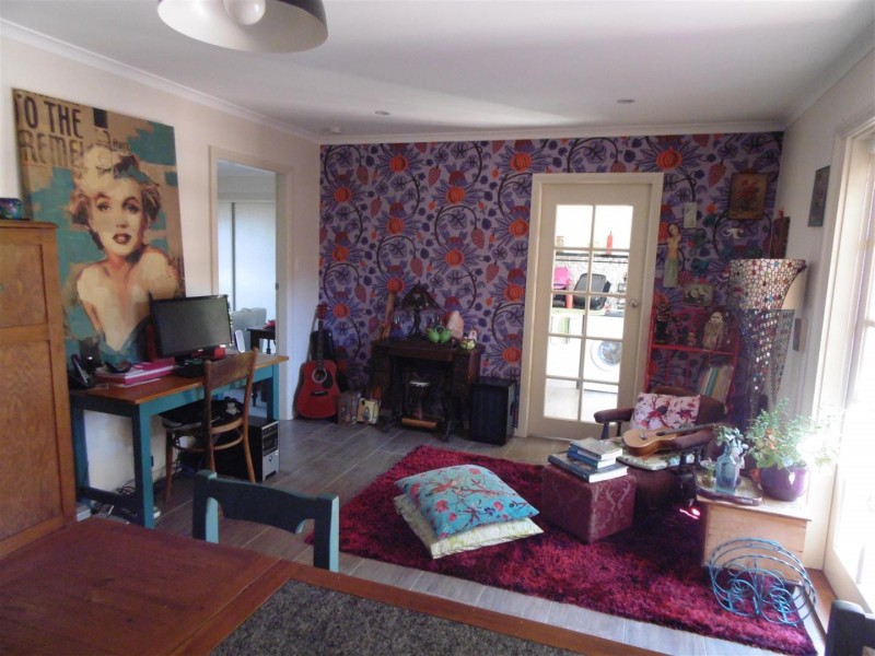2 Mengarvie Road, Parkes NSW 2870