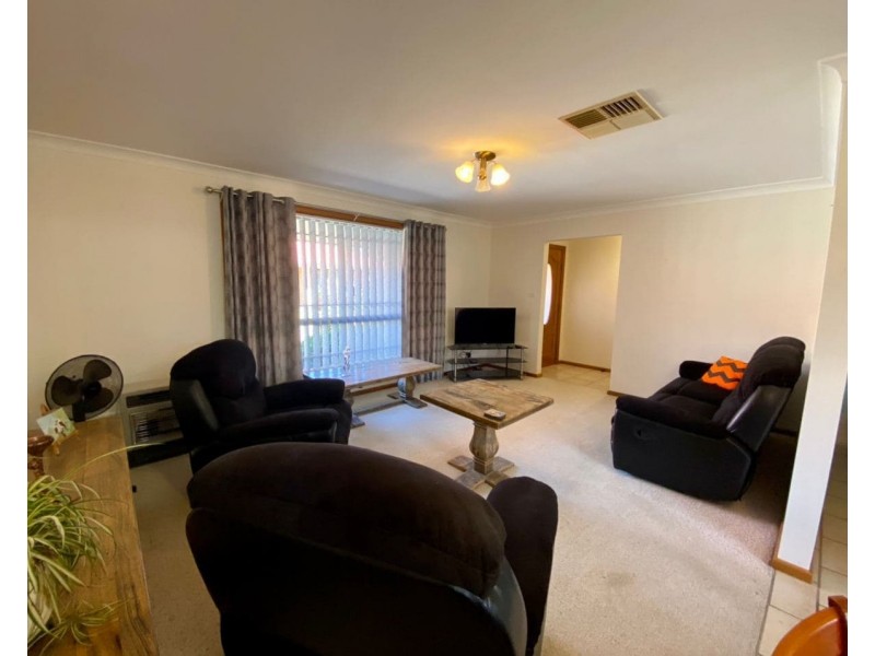 1/16 Ebelina Crescent, Parkes NSW 2870