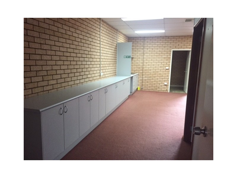 4/364 Clarinda ST, Parkes NSW 2870