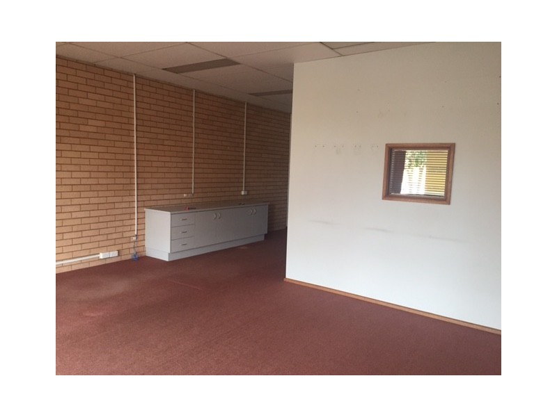 4/364 Clarinda ST, Parkes NSW 2870