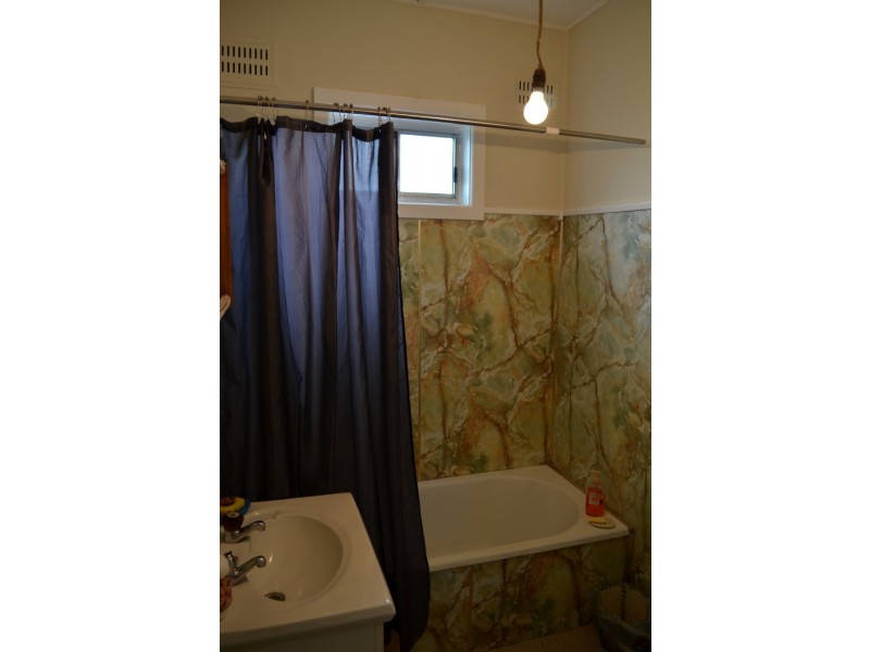 8 Bright St, Condobolin NSW 2877
