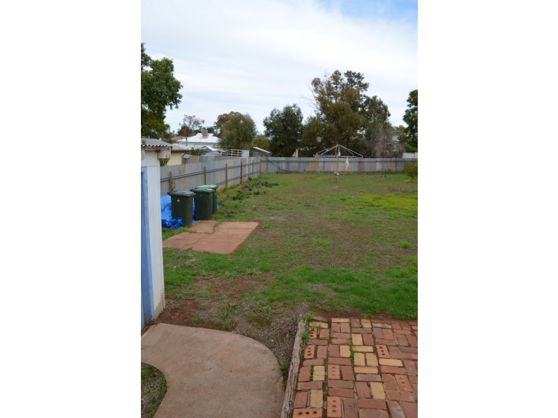 8 Bright St, Condobolin NSW 2877
