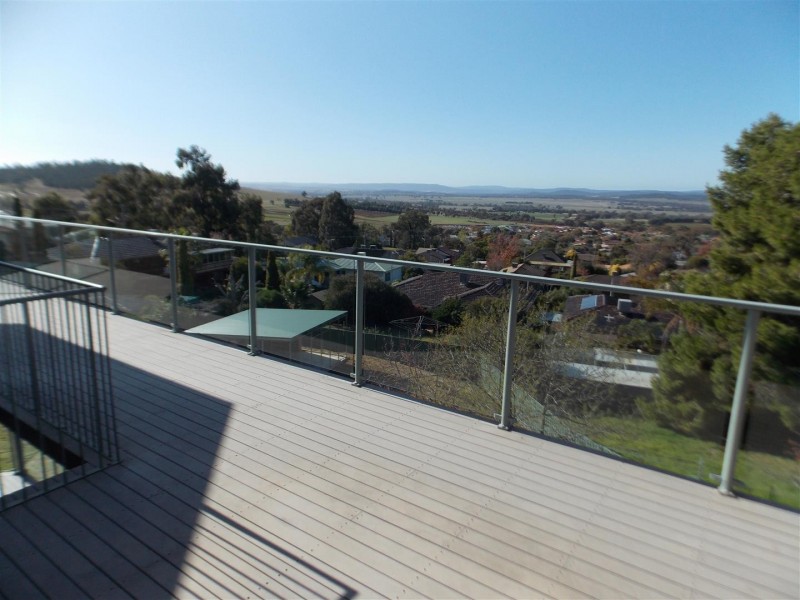 15 Glenwarrie Place, Parkes NSW 2870