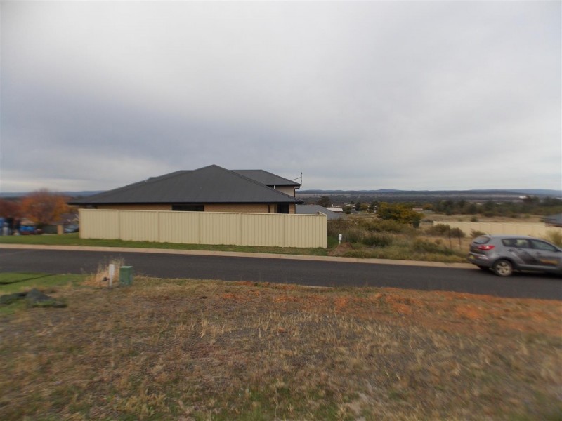 24 Vaucluse Place, Parkes NSW 2870