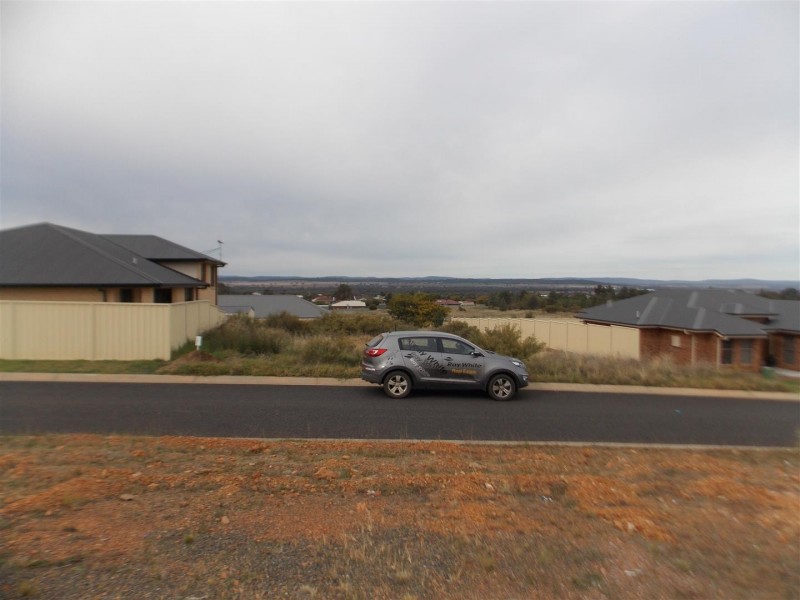 24 Vaucluse Place, Parkes NSW 2870