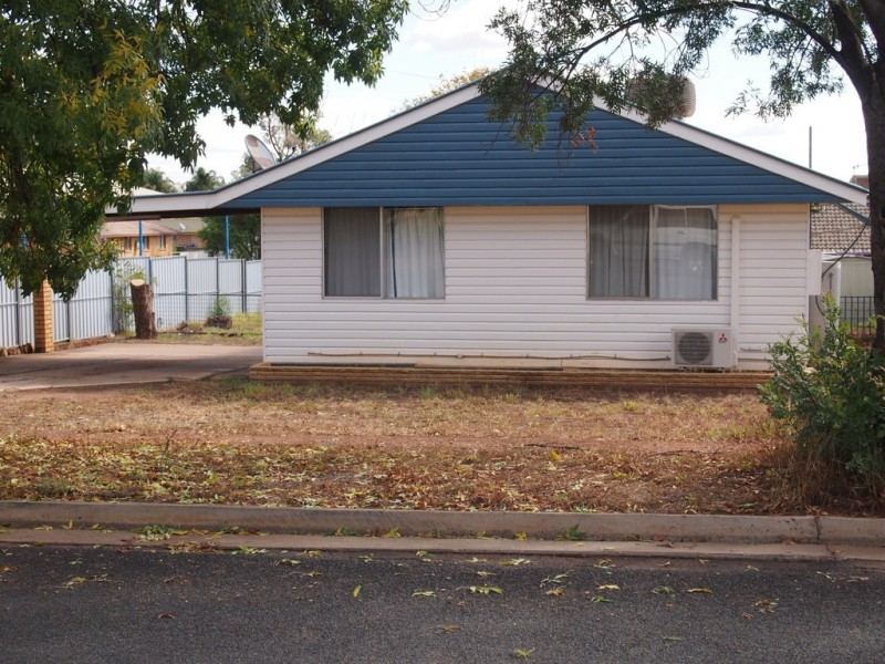 26 High St, Condobolin NSW 2877