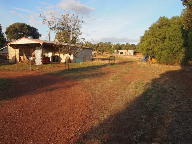 Iona 1a Welcome Road, Parkes NSW 2870
