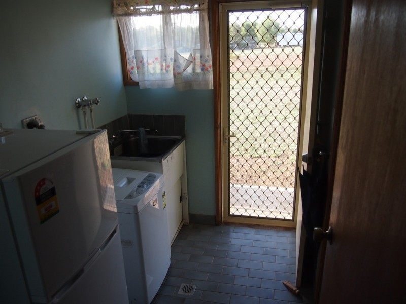 Iona 1a Welcome Road, Parkes NSW 2870