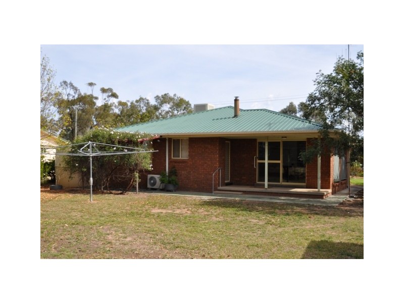 34 Aurora Street, Eugowra NSW 2806