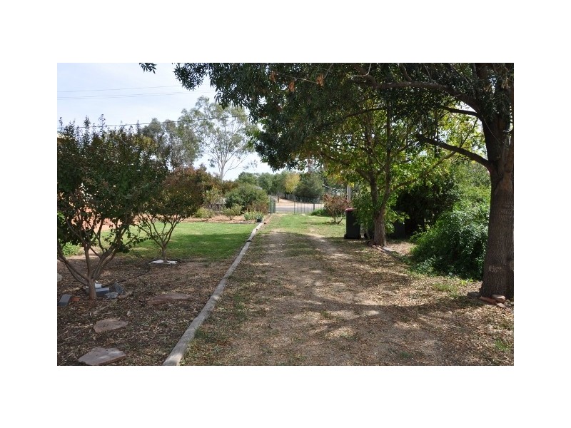 34 Aurora Street, Eugowra NSW 2806