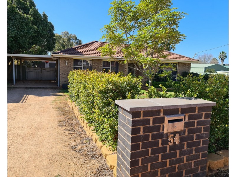 54 Best Street, Parkes NSW 2870
