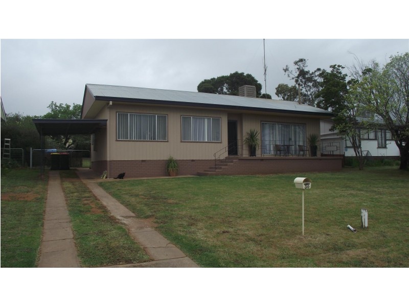 30 Moor Street, Parkes NSW 2870