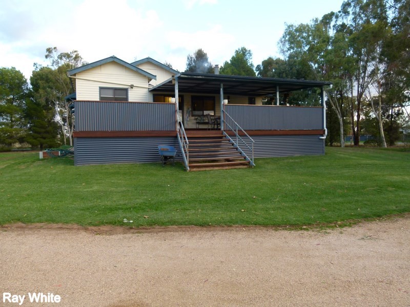 76 Rifle Range, Forbes NSW 2871
