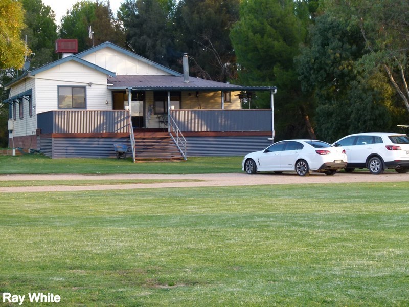 76 Rifle Range, Forbes NSW 2871