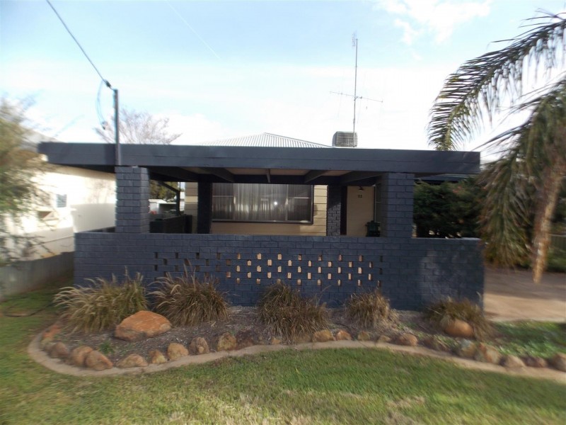 93 Dalton Street, Parkes NSW 2870