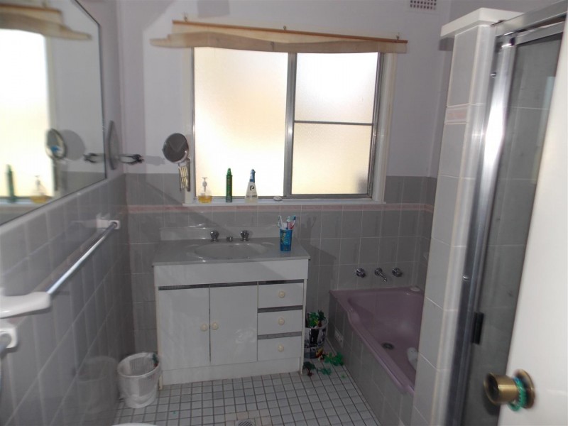 93 Dalton Street, Parkes NSW 2870