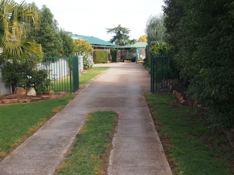 4a Cooke Street, Parkes NSW 2870