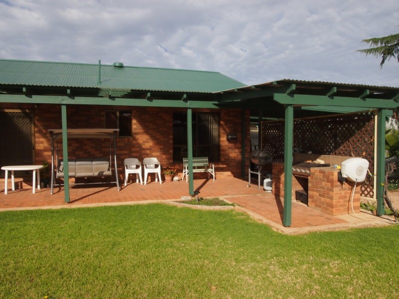 4a Cooke Street, Parkes NSW 2870