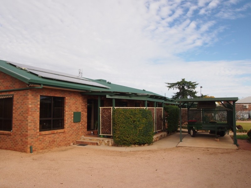 4a Cooke Street, Parkes NSW 2870