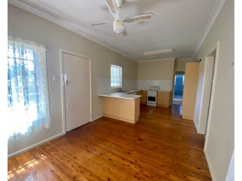 17a Albert Street, Parkes NSW 2870