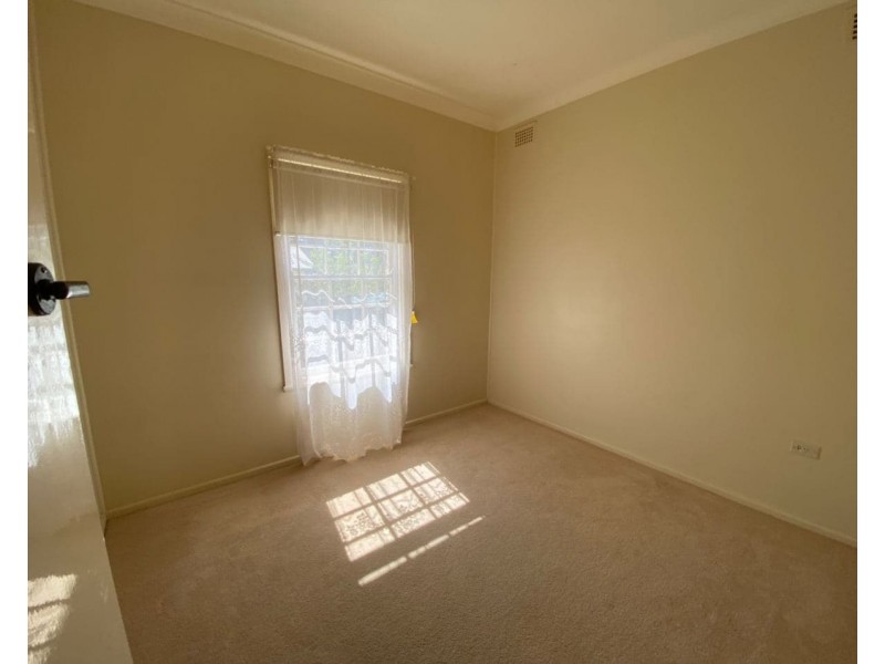 17a Albert Street, Parkes NSW 2870