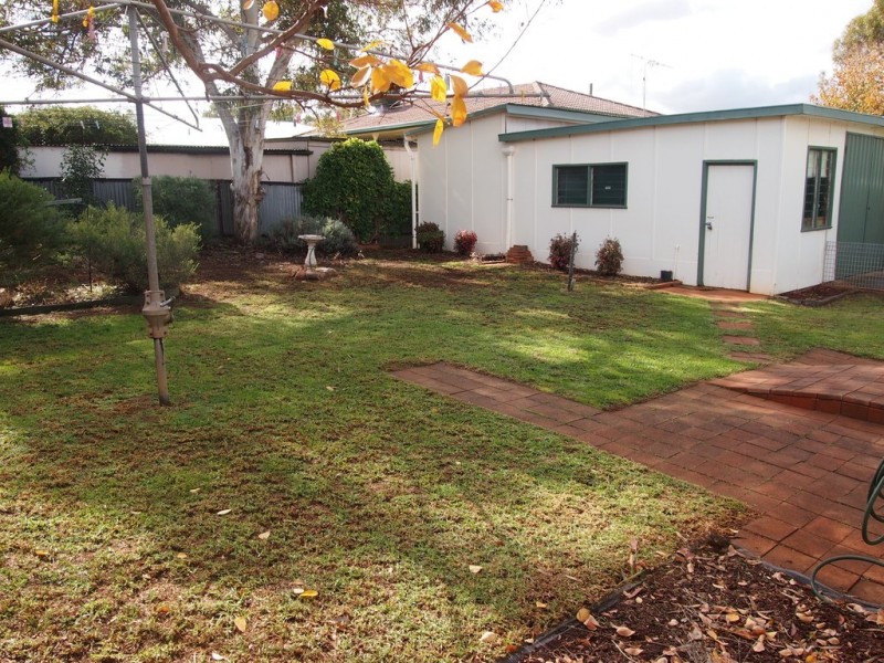 32 Want Street, Parkes NSW 2870