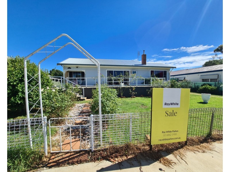 32 Want Street, Parkes NSW 2870