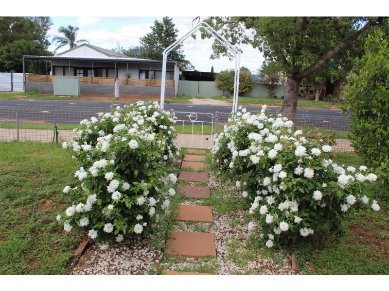 32 Want Street, Parkes NSW 2870
