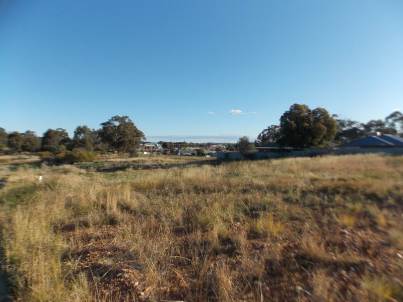 26-28 Vaucluse Place, Parkes NSW 2870