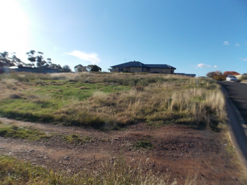 26-28 Vaucluse Place, Parkes NSW 2870