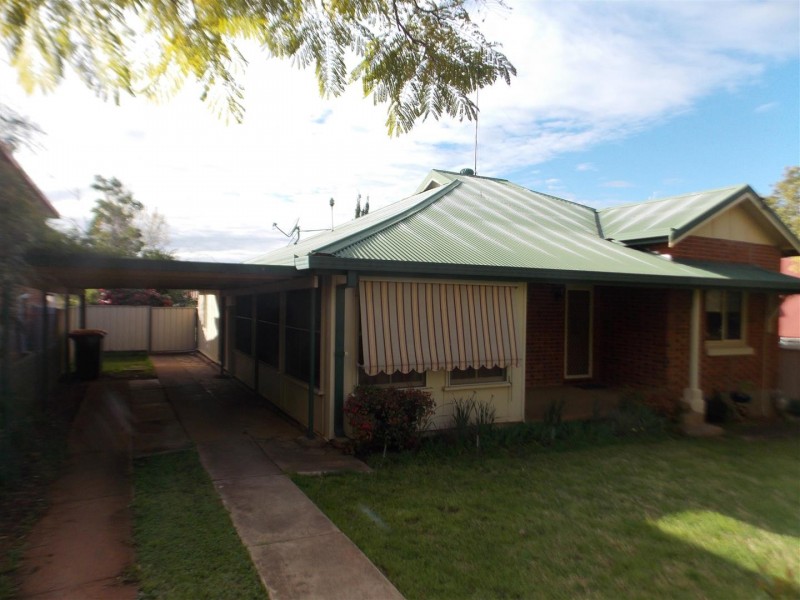 39 East Street, Parkes NSW 2870